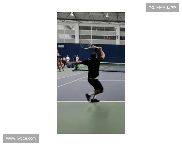 网球底线对决：力量与技巧的较量